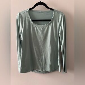 Women's Long Sleeve Top in Light Green